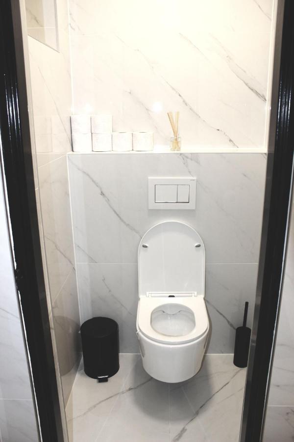 Krasny Priestranny Slnecny Apartman V Centre Mesta Trenčín Zewnętrze zdjęcie